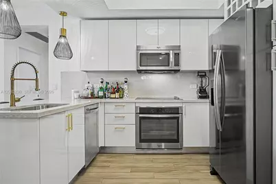 999 SW 1st Ave #2407, Miami, FL 33130 - Photo 4