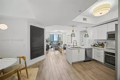 999 SW 1st Ave #2407, Miami, FL 33130 - Photo 2