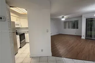 1712 NW 81st Way, Plantation, FL 33322 - Photo 2
