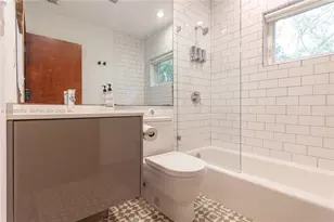 521 NE 68th St, Miami, FL 33138 - Photo 28