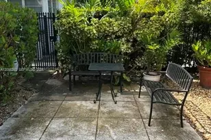 1525 Meridian Ave, Miami Beach, FL 33139 - Photo 4