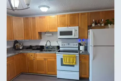 42 W 7th St #202, Hialeah, FL 33010 - Photo 2