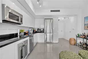 92 SW 3rd St, Miami, FL 33130 - Photo 10
