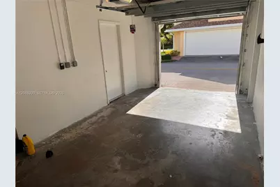 211 SW 95th Ter #202, Pembroke Pines, FL 33025 - Photo 12