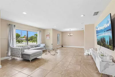 10451 SW 125th Ave, Miami, FL 33186 - Photo 4