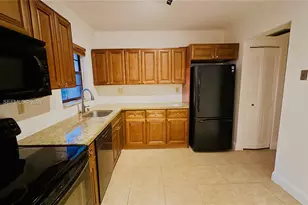 780 NE 199th St, North Miami Beach, FL 33179 - Photo 4