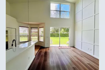1261 NE 37th Pl, Homestead, FL 33033 - Photo 2