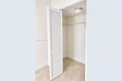 31 SE 5th St #2808, Miami, FL 33131 - Photo 12