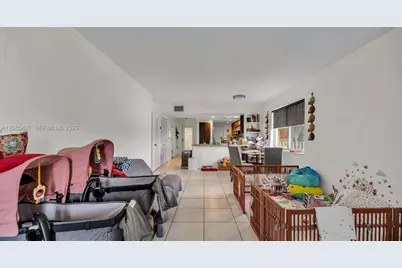 8001 Crespi Blvd #4B, Miami Beach, FL 33141 - Photo 10
