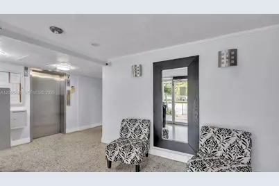 8001 Crespi Blvd #4B, Miami Beach, FL 33141 - Photo 2