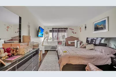 8001 Crespi Blvd #4B, Miami Beach, FL 33141 - Photo 12