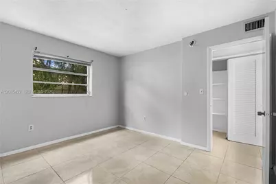 2040 NE 170th St #10, North Miami Beach, FL 33162 - Photo 8