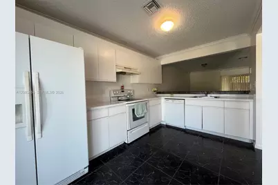 781 Crystal Lake Dr #781, Deerfield Beach, FL 33064 - Photo 4