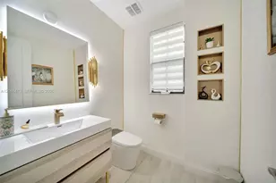 11355 SW 14th St, Pembroke Pines, FL 33025 - Photo 14