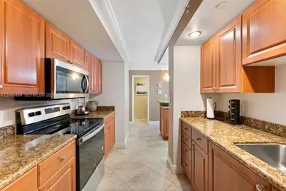 6917 Collins Ave #1520, Miami Beach, FL 33141 - Photo 8
