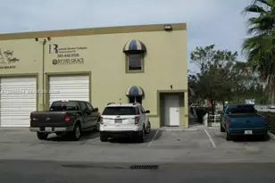 10840 NW 138th St, Hialeah Gardens, FL 33018 - Photo 1