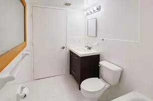 104 SW 9th St, Miami, FL 33130 - Photo 12