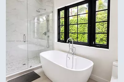735 NE 72nd St, Miami, FL 33138 - Photo 18