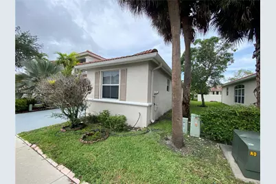856 NW 132nd Ave, Pembroke Pines, FL 33028 - Photo 2