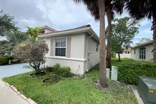 856 NW 132nd Ave, Pembroke Pines, FL 33028 - Photo 2