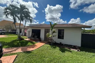 2426 SW 109th Ct, Miami, FL 33165 - Photo 2