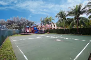807 N Santa Catalina Cir, North Lauderdale, FL 33068 - Photo 34