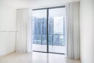 68 SE 6th St, Miami, FL 33131 - Photo 12