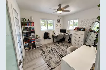 240 N 68th Ave, Hollywood, FL 33024 - Photo 14
