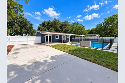 240 N 68th Ave, Hollywood, FL 33024 - Photo 4