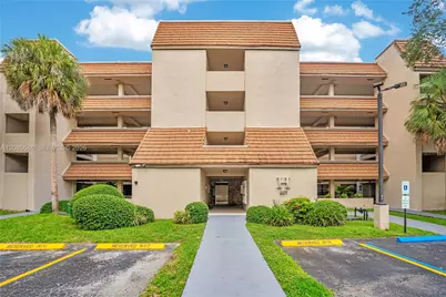 601 Ives Dairy Rd #105-8, Miami, FL 33179 - Photo 1