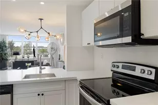 1020 Meridian Ave, Miami Beach, FL 33139 - Photo 2