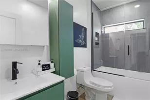 811 NE 17th Ct, Fort Lauderdale, FL 33305 - Photo 24