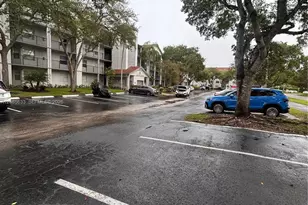 1351 SW 125th Ave, Pembroke Pines, FL 33027 - Photo 4