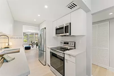 3141 NW 47th Ter #121, Lauderdale Lakes, FL 33319 - Photo 2