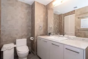 1010 Brickell Ave, Miami, FL 33131 - Photo 20