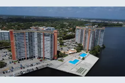 1351 NE Miami Gardens Dr #422E, Miami, FL 33179 - Photo 2
