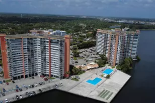 1351 NE Miami Gardens Dr, Miami, FL 33179 - Photo 2