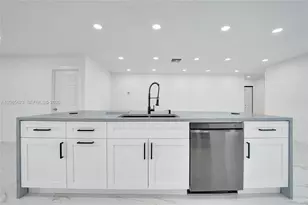 10601 NW 43rd Ct, Coral Springs, FL 33065 - Photo 24