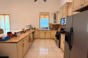 173 SW 3rd Ct, Deerfield Beach, FL 33441 - Photo 10