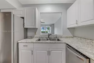 2641 Gately Dr W, West Palm Beach, FL 33415 - Photo 10