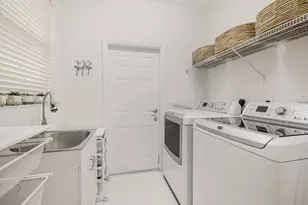 1604 Victoria Pointe Ln, Weston, FL 33327 - Photo 34