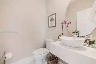 1604 Victoria Pointe Ln, Weston, FL 33327 - Photo 32