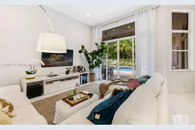 1604 Victoria Pointe Ln, Weston, FL 33327 - Photo 16