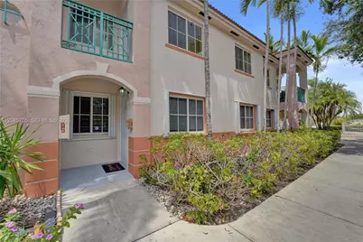 2298 NW 78th Ave #102, Pembroke Pines, FL 33024 - Photo 2