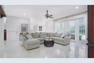 1606 Victoria Pointe Cir, Weston, FL 33327 - Photo 12