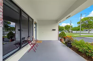 1126 E Hawthorne Cir, Hollywood, FL 33021 - Photo 4