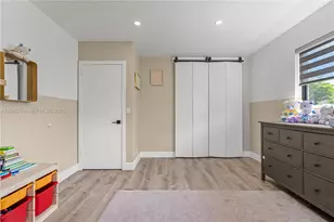1126 E Hawthorne Cir, Hollywood, FL 33021 - Photo 28