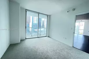 55 SE 6th St, Miami, FL 33131 - Photo 6
