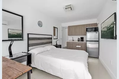 7910 Byron Ave, Miami Beach, FL 33141 - Photo 20