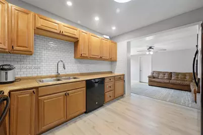 3530 N 65th Ave, Hollywood, FL 33024 - Photo 6